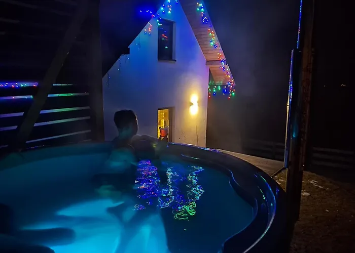 بيت للعطل Z Widokiem ايستينبا